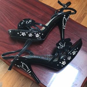 EUC Delicacy Bedazzled Black Pumps sz 9